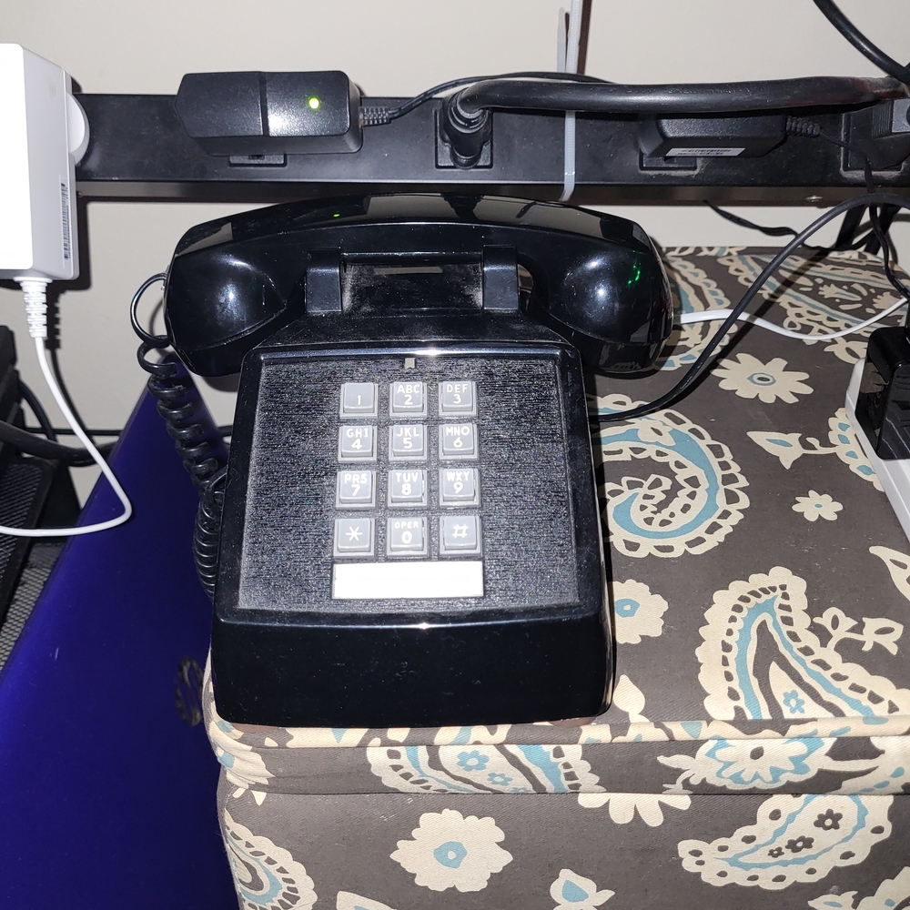 Black Desk Telephone - Classic Push-Button Office Phone